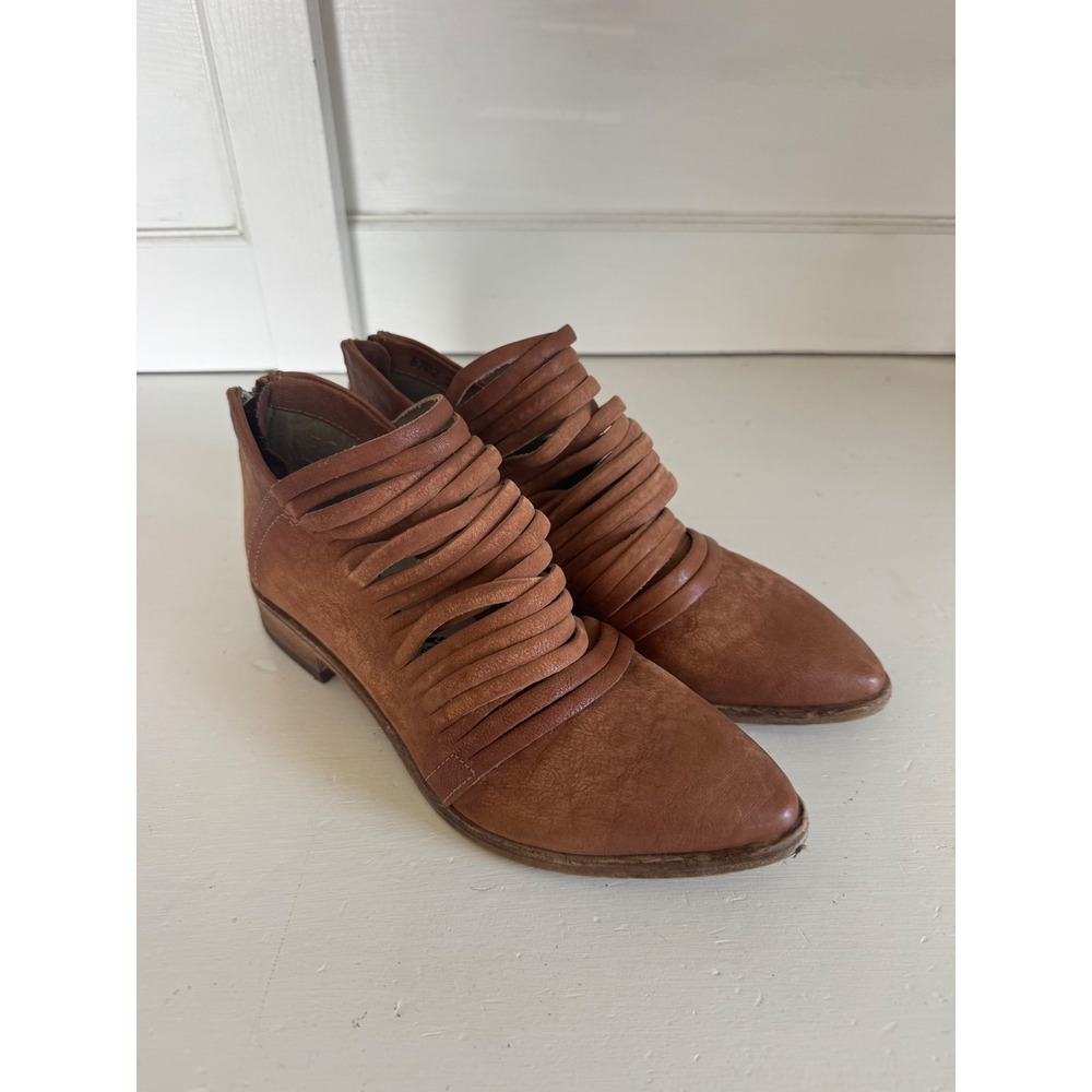Free People Lost Valley strappy ankle boots size 37 (6.5)